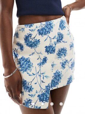 ABERCROMBIE & FITCH linen blend mini wrap skort in blue floral print (XS)
